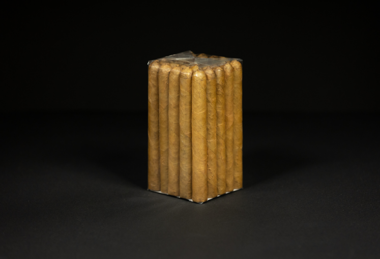 Corona 5½ x 42 SG Connecticut long filler – premium handmade Nicaraguan cigars from Soles Cigars
