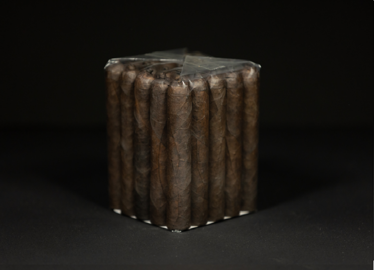 Robusto 5 x 54 pigtail Maduro long filler – premium handmade Nicaraguan cigars from Soles Cigars